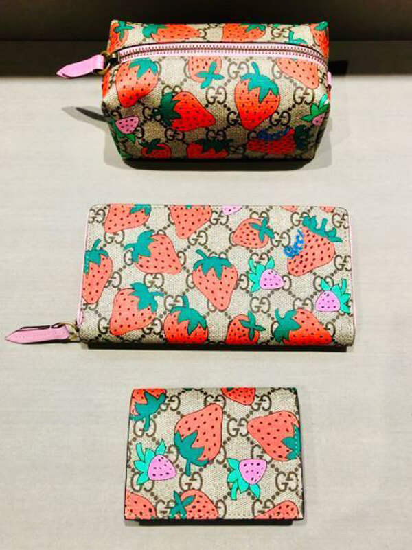 オンライン限定 グッチ 苺 コピー GGコスメティックケース 576217 GZRAT 8483